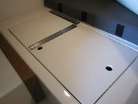 Port_forward_hatch_closed_showing_stainless_hinges.jpg