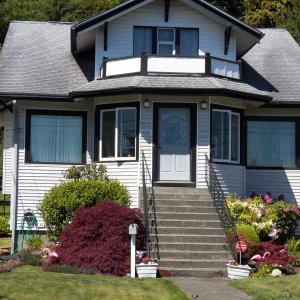 Had to stop and get a picture of the house I grew up in.  The people who we sold to in 1968 still live there, saw me taking pictures, and invited me in.  My bedroom was in the dormer.  Blast from the past.