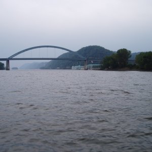 Media 'Bridge between Marquette,IA.& Prairie du Chein, WI.' in album 'BOAT PARADE July 4,2003'