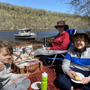 springtime island picnic