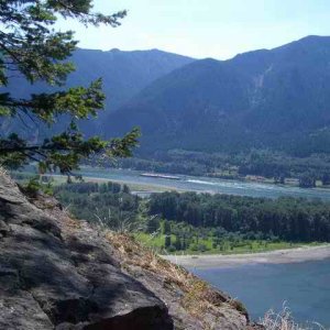 20060813 - 01 John Hiking Beacon Rock Columbia River