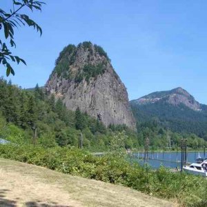 20060813 - 04 John Hiking Beacon Rock Columbia River