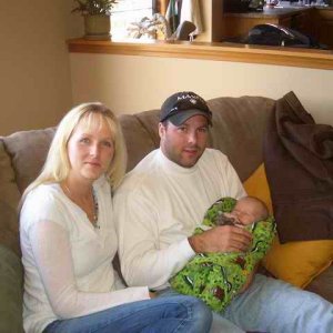 20070128 - 01 Sister Kerri baby born Dec 11th with Uncle Brent