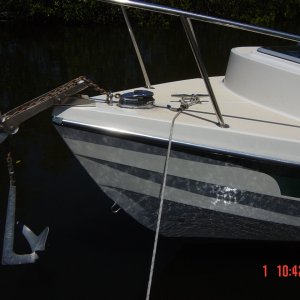 showing how  anchor windlass works