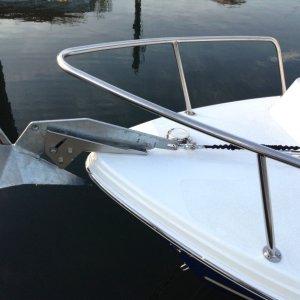 Lead anchor shim on the 22 pound Lewmar Delta keeps its shank off of the deck protecting the gelcoat.