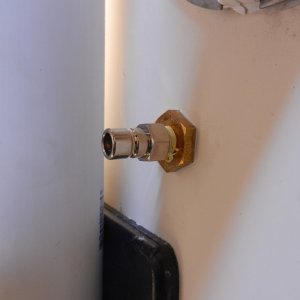 Here is what the Honda fitting looks like without the cap.