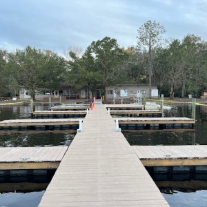 Hontoon docks