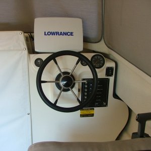 Lowrance HDS 10 fishfinder.