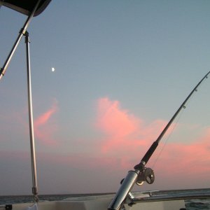 Trolling @ Sunset... What could be better, calm seas, pink clouds and mister moon!