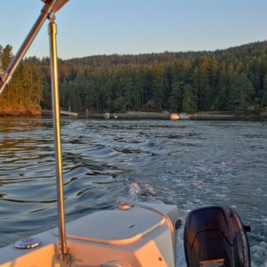 Setting out early for a slow cruise back to Twin Bridges.