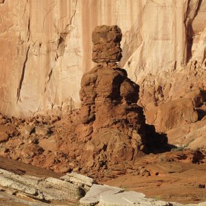 Balanced rock in Weatherill Canyon