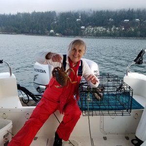 Winter crabbing on Chuckanut Bay, Bellingham