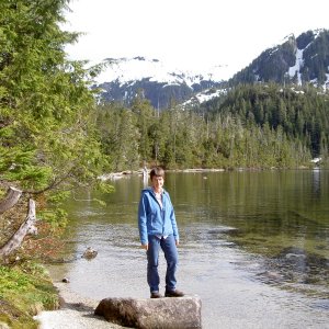 JoLee by the alpine lake