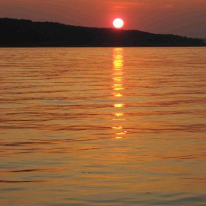 36 sun set on cayuga