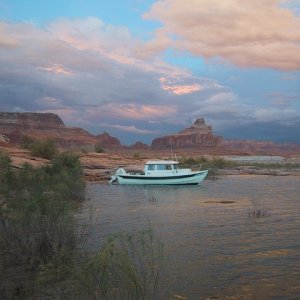 Thumpers tonight Lake Powell August 007