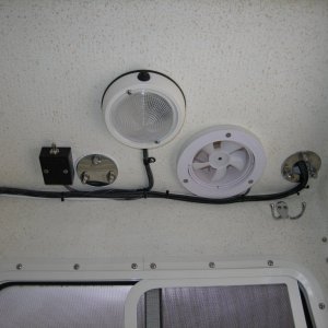 (Sea Skipper) Two speed shower fan