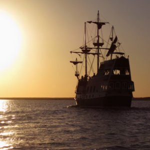Sunset 01/07/09  Pirates!