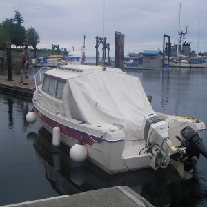 Hand lining the "Mildred E" across to the loading dock at John Wayne.  Nice to meet you Terry:-)