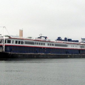 Passenger barge
