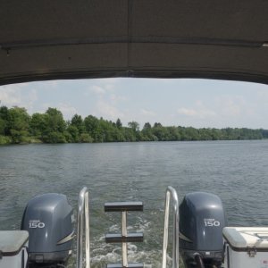 Oswego canal, surprising how little shoreside homes.  10km (6 MPH) no wake speed limit the whole 24 miles