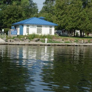 Minetto free town dock with shower and power