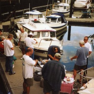 28 Aug 2004, Langley, WA
    Lots of food