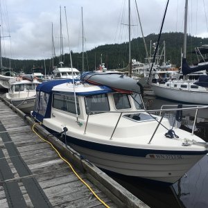 It is nice to cruise with a buddy who knows how to sweet talk a marina operator into letting us sneak into the locals dock for a couple nights!