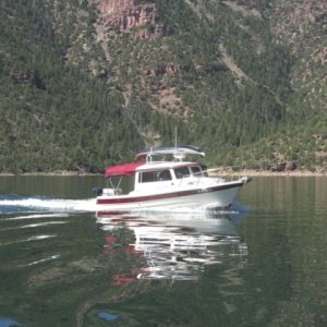 Cruising beautiful Flaming Gorge Reservoir, UT