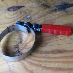 Media 'Duramax fuel filter strap wrench made in the U.S.A. from Merchant Automotive' in album 'Rubberized removable protective guard has push button as the gauge will hold pressure. Button releases it or hold button to release air and the gauge will read what it is dropping down to. Sells for about 21.00 dollars. Works great. I have no interest in the company,assembled in the U.S.A.
http://www.getagauge.com/'
