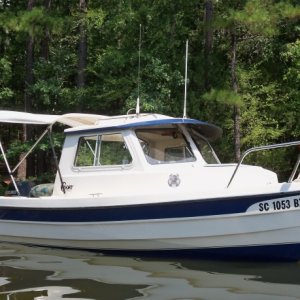 'Gunkholing' in a Lake Wateree cove