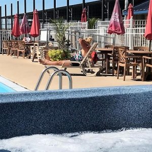 Enjoying the pool and hottub at Alton Marina