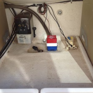 trim-tab-reservoir-and-rear-bilge-pump 33078961304 o