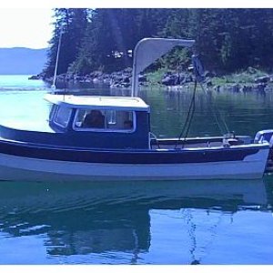 This old C-Dory put in right after my first launch into this harbor. I'll take that as a good omen.