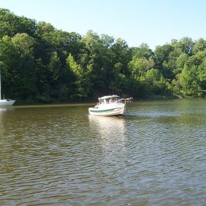 The @C in Brewer Creek off the Severn River near Annapolis, MD
Friends from Canada aboard.
May 2008