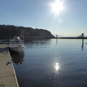 Sunday morning fuel stop before the masses arrive. This was actually about 30 min before official opening but they were already open anyway, fueling up the charter whale watching boats.