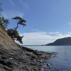 Hiking / scrambling around tiny Cone Island