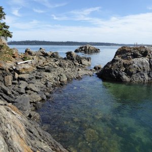 Hiking / scrambling around tiny Cone Island