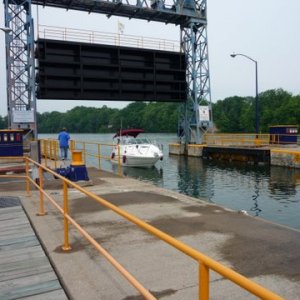 P1000451 boat entering double lock 2&3 Seneca/Cayuga canal heading west.