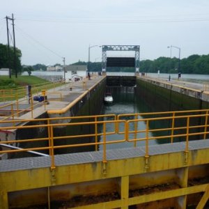 P1000461 those walls get slimmy, creepy down here