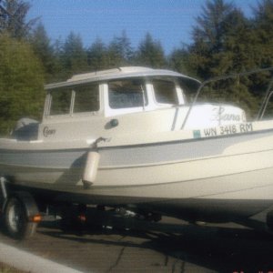 21 Oct 2006 Cornet Bay 
Another photo of the 19' 
       LANA C