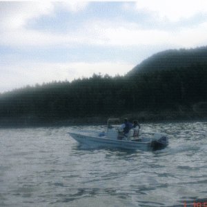 1 Oct 2006 near Skyline
Chris & Janet (LUNA C)
using their other boat