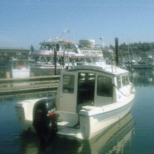 10 Sept 2006 
Skyline Marina
Chris (LUNA C)