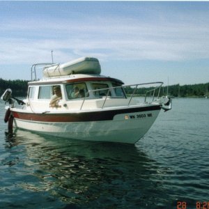 28 May 2005 Blind Bay
   DAYDREAM & crew