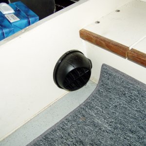 aft floor duct
