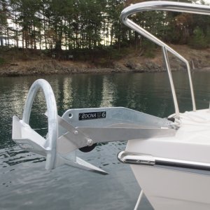 Mounted up the new Rocna anchor on Sunday morning.