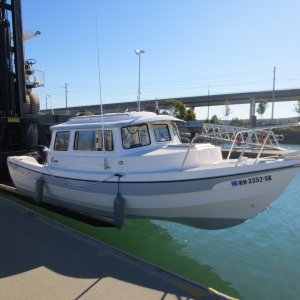 Back at Twin Bridges Marina, lifting boat out of water.