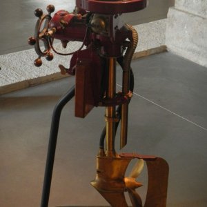 Lutetia rowboatmotor pic2