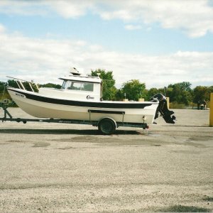 1st ride in fresh water. Oct.13/09.Was happy to wash all that Ocean salt off.I installed some boat bunk guides i had, makes loading easier.