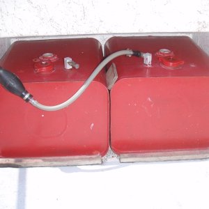 1985 C-Dory 22 Angler Classic (2) twelve gallon gas tanks.I would like to change these old steel tanks to something better.