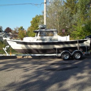 06/10/2011....moved the boat on level ground to check boat/trailer levelness